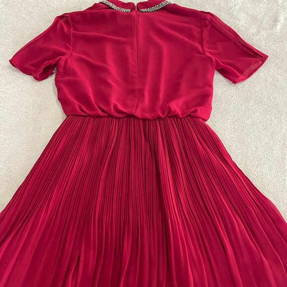 Cabernet Red Pleated Mini Dress Embellished Collar Size 8 - Picture 9 of 15